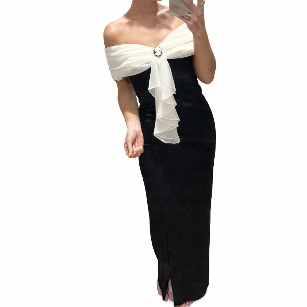 Elegant Black and White Crepe Collar Off-Shoulder Dress Cameo Brooch